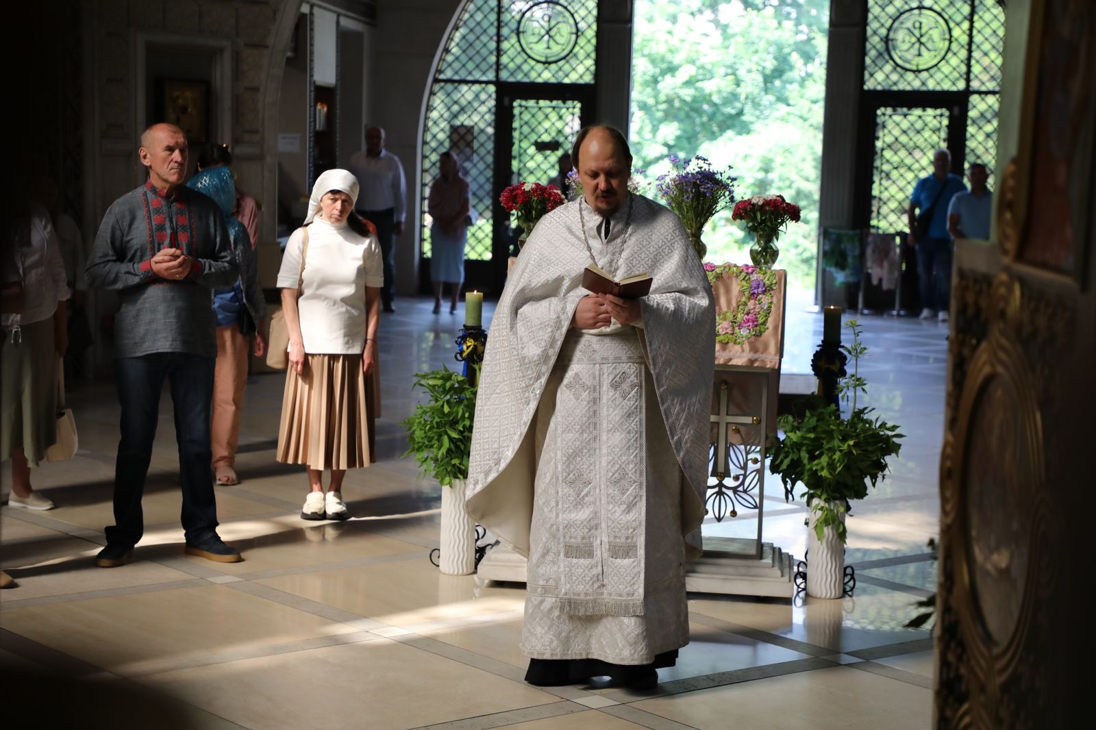 На заамвонной молитве